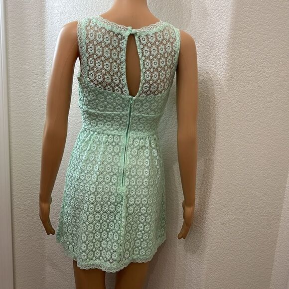 B Darlin Junior Dress Mint Green Scoop Neck Sleeveless Floral Lace Mini Lined - Picture 7 of 11